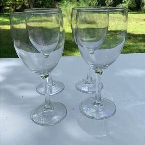 4 Wine Glasses